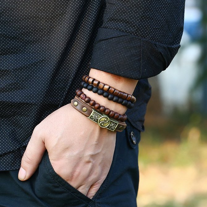 Wooden bead cowhide bracelet